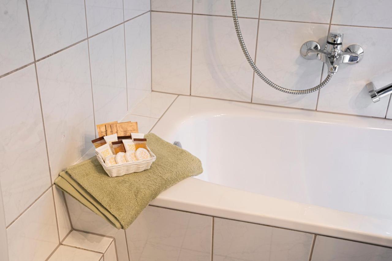 Für 4, Mitten In Apartment Solingen